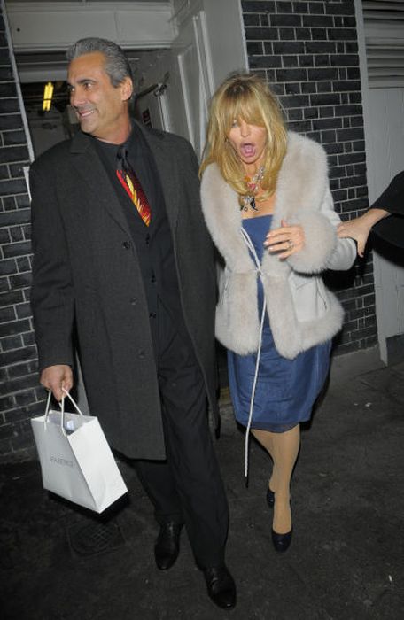 Goldie Hawn, Kate Hudson and Matt Bellamy leaving Annabelle's at 4am, London