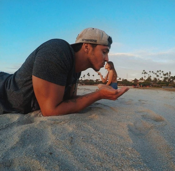 foto criativa de pessoas na praia