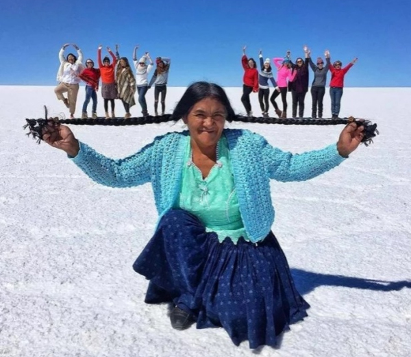 foto criativa de pessoas na praia